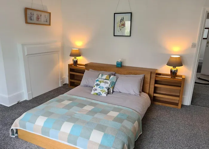 Gorgeous Sea View Apartment 5 Mins To The Beach